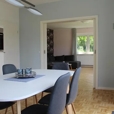 בית נופש Ferienhuus 35 *